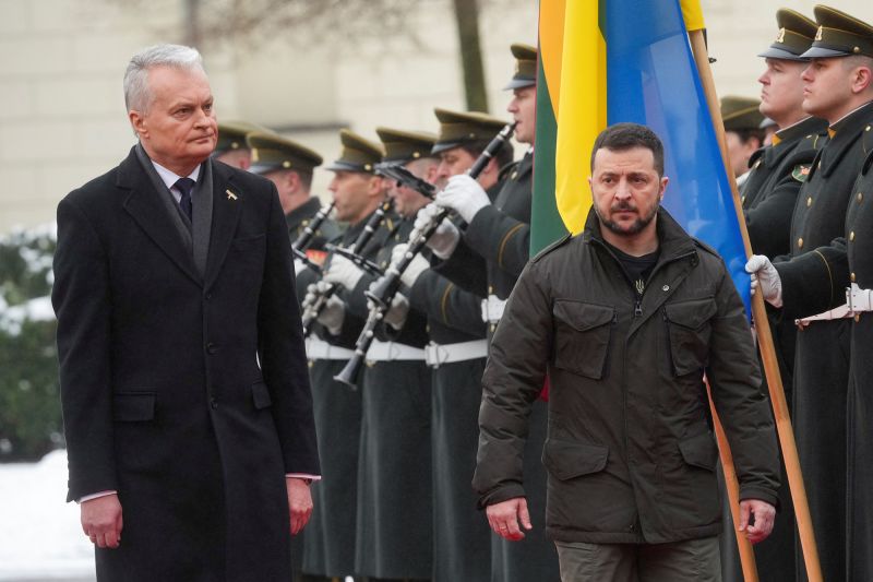 Ukrainian President Zelensky makes surprise visit to Lithuania to discuss war