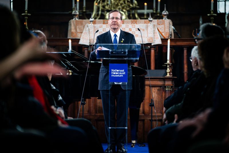  Israeli President Herzog opens Holocaust museum in Amsterdam amid protest